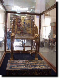 Le trne de Toutankhamon